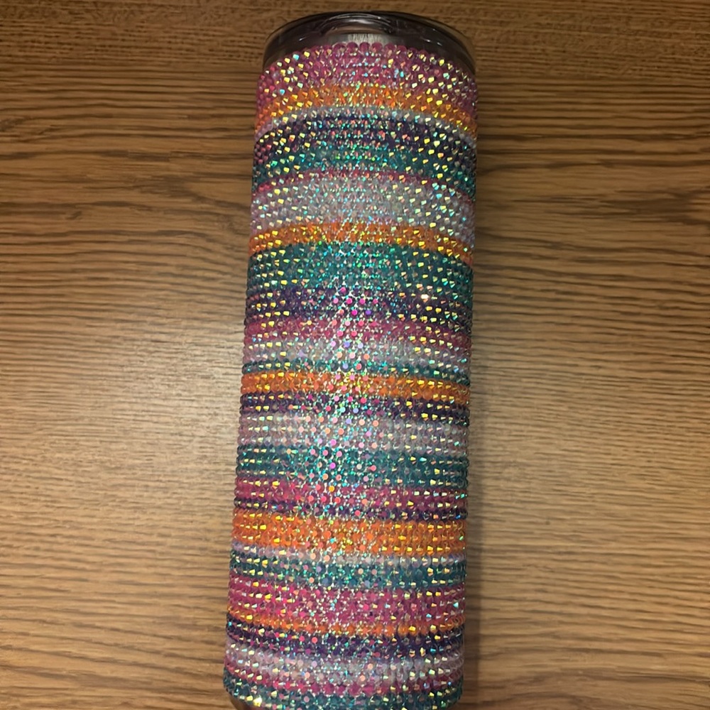 Rhinestone tumbler. - Picture 5 of 5